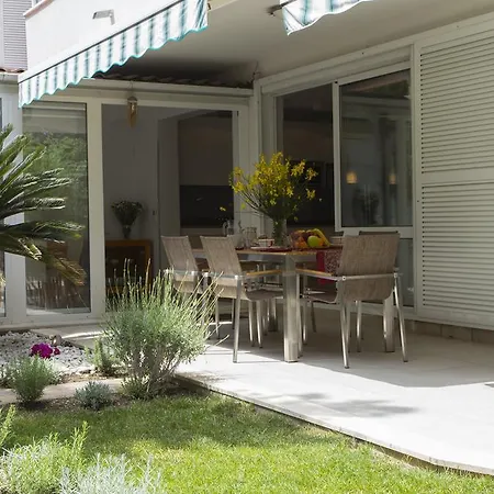 Deluxe Lea With Large Garden *