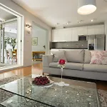 Deluxe Lea With Large Garden Appartement