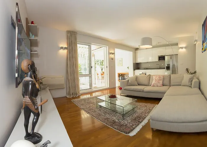 Deluxe Lea With Large Garden