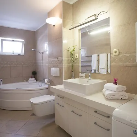 Deluxe Lea With Large Garden