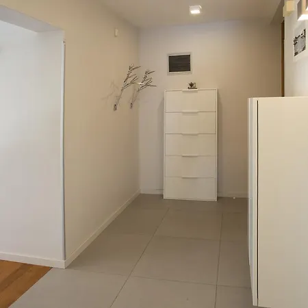 Апартаменты Deluxe Lea With Large Garden Сплит