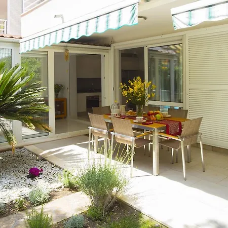Deluxe Lea With Large Garden Апартаменты Сплит