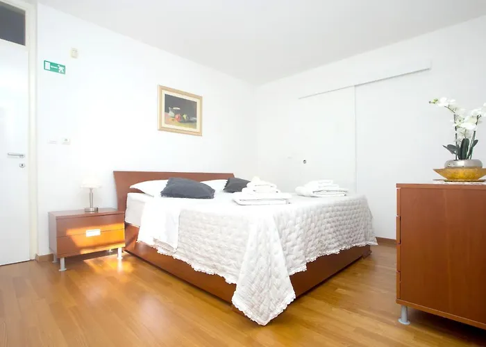 Deluxe Lea With Large Garden * Split